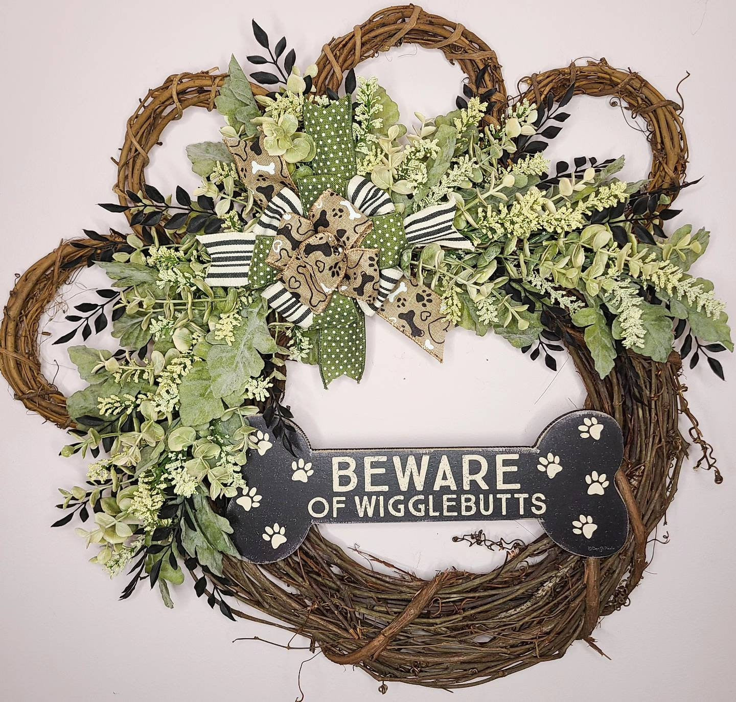 Beware of Wigglebutts Paw Wreath