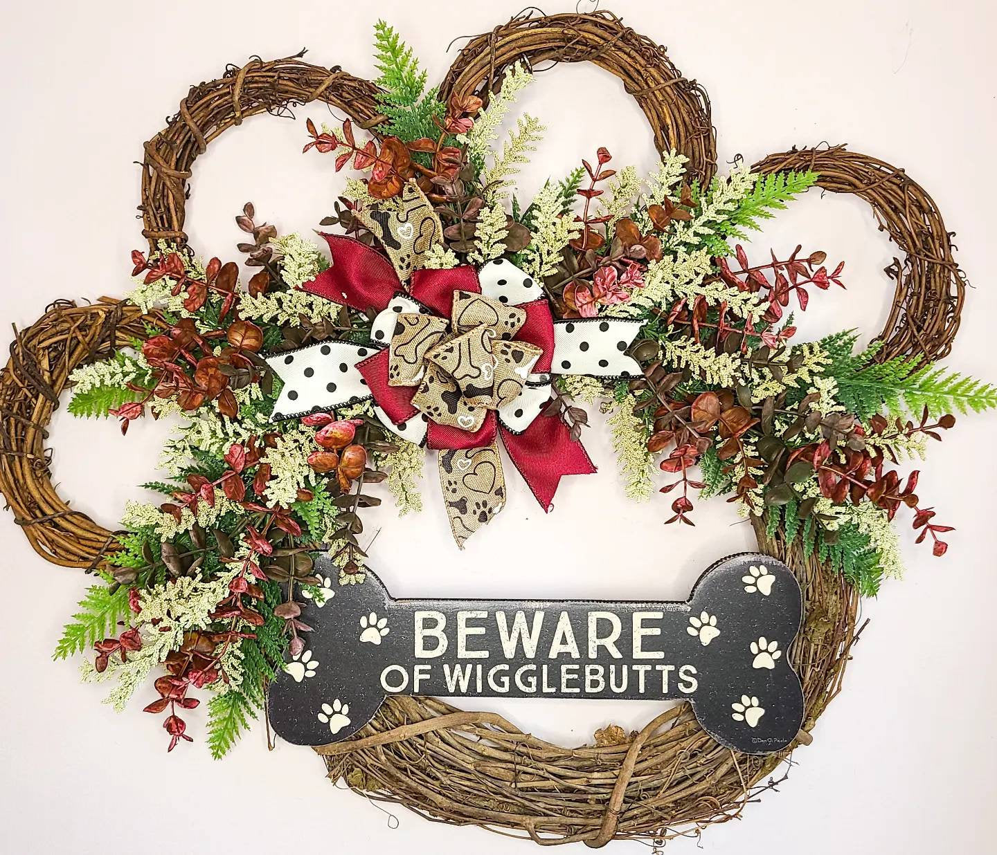 Beware of Wigglebutts Paw Wreath