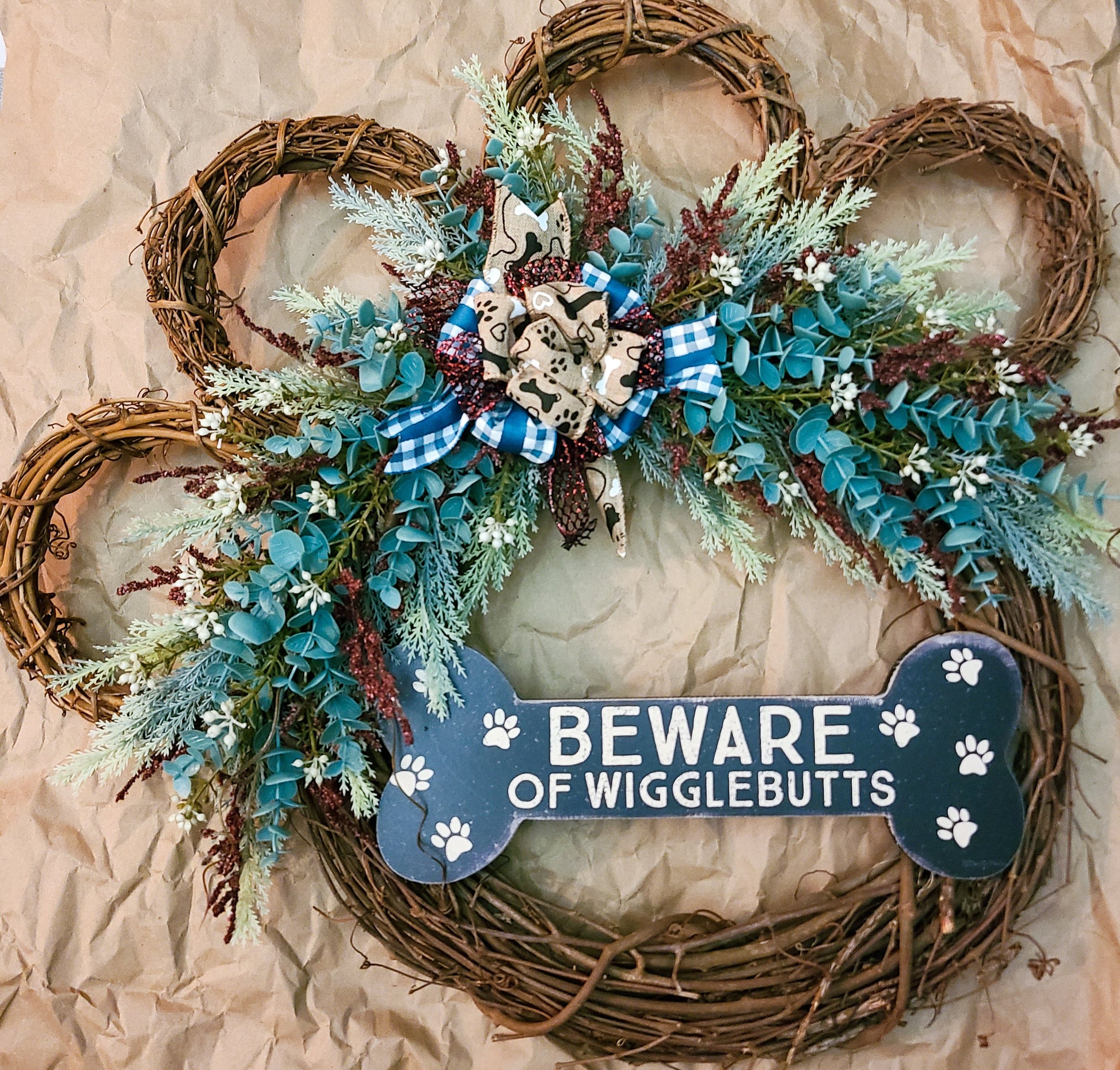 Beware of Wigglebutts Paw Wreath