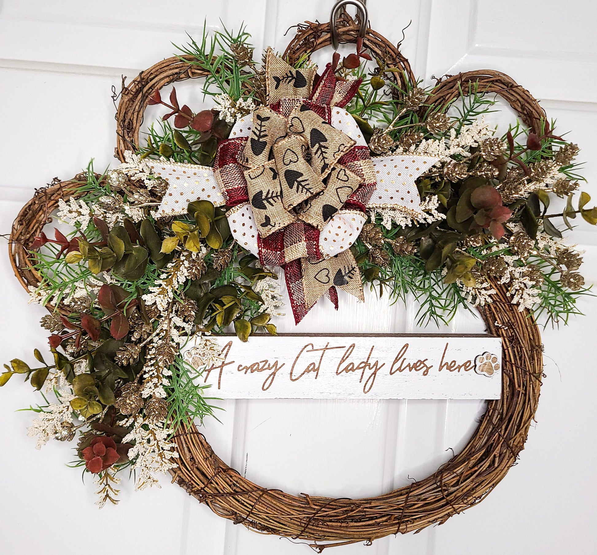 A Crazy Cat Lady Lives Here Wreath